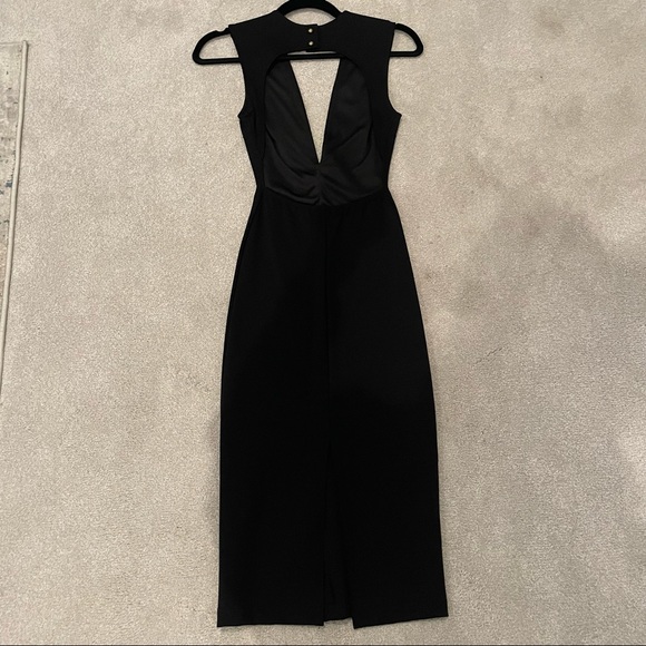 Lulu’s black midi dress. Deep v front cut. Open back. Size XS - Picture 4 of 4